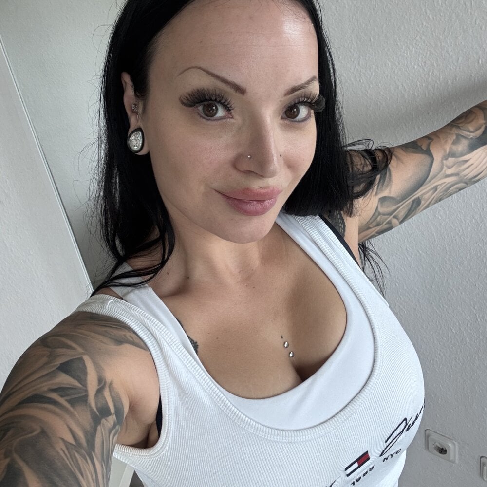 CandyMandy20's Offline XXX Chat