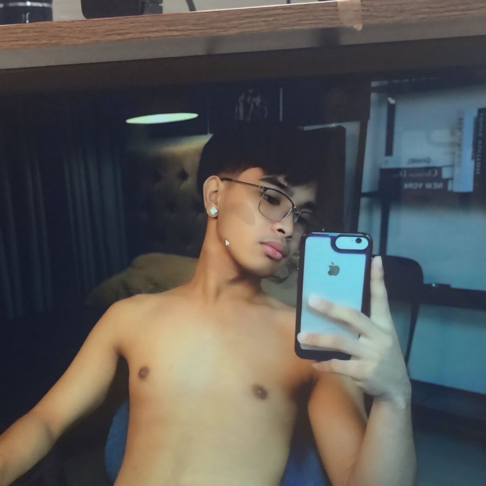 asianboyfuckharder profile