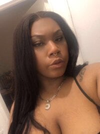 AmazonianNicki's Offline Chat Room