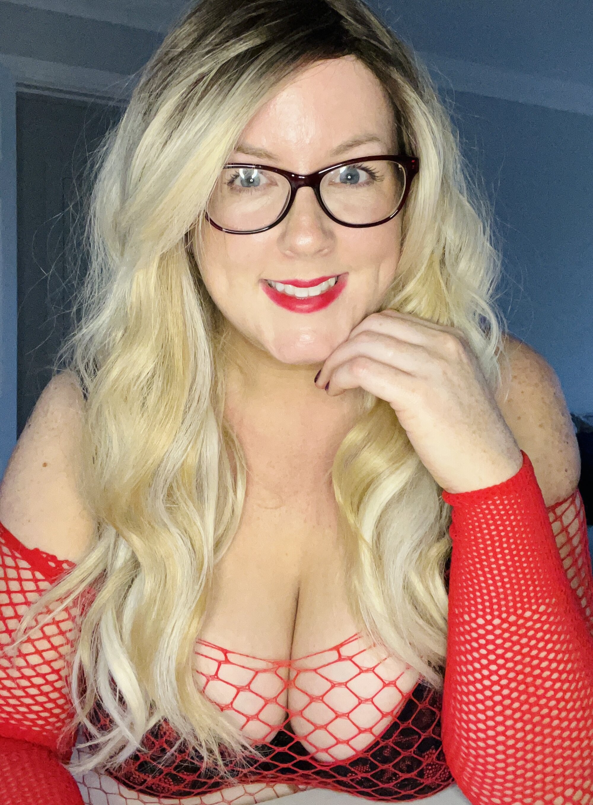 SEDUCTIVE-SCARLETT