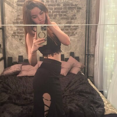 EhtelBiondi on StripChat