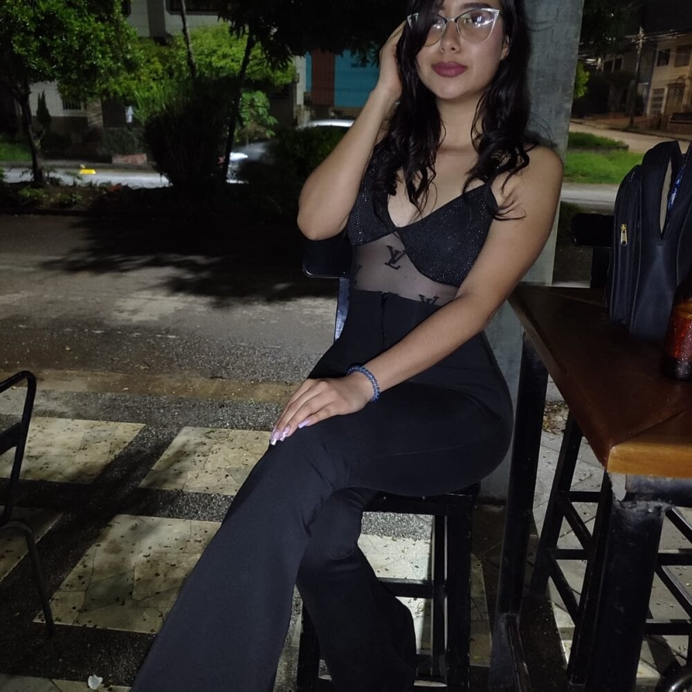 Adhara_sweett_ profile