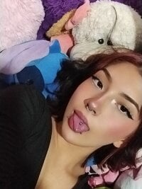 Annyah_'s Offline Chat Room