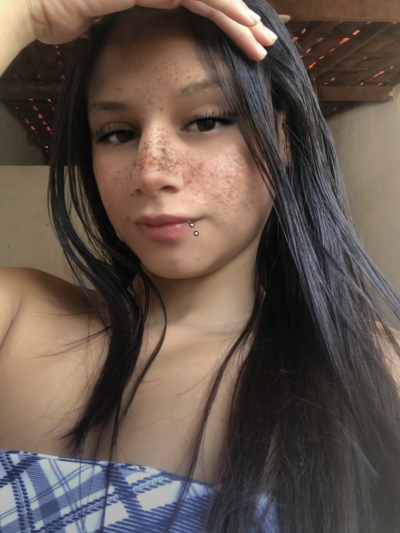 Ninfetababy89 Female Gape Online Webcam Striptease