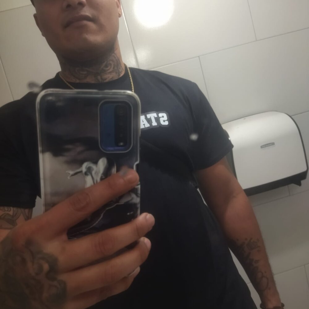 _carlosx_ from stripchat