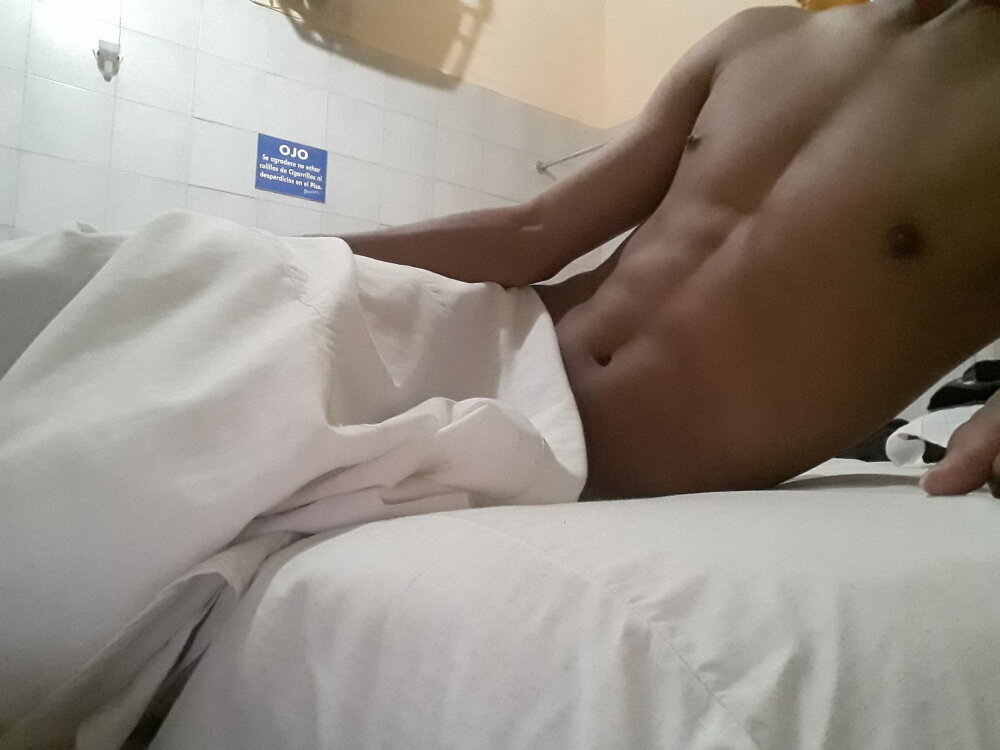 alfonsocanela from stripchat