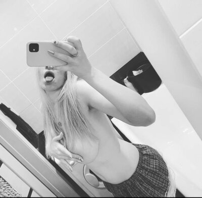 oneredbow 🚒 free nude chat