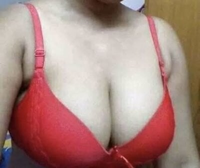 ananya956 on StripChat