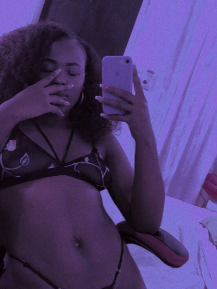 sofia_samuels' Offline XXX Chat