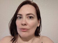blacklipstick's Offline Chat Room