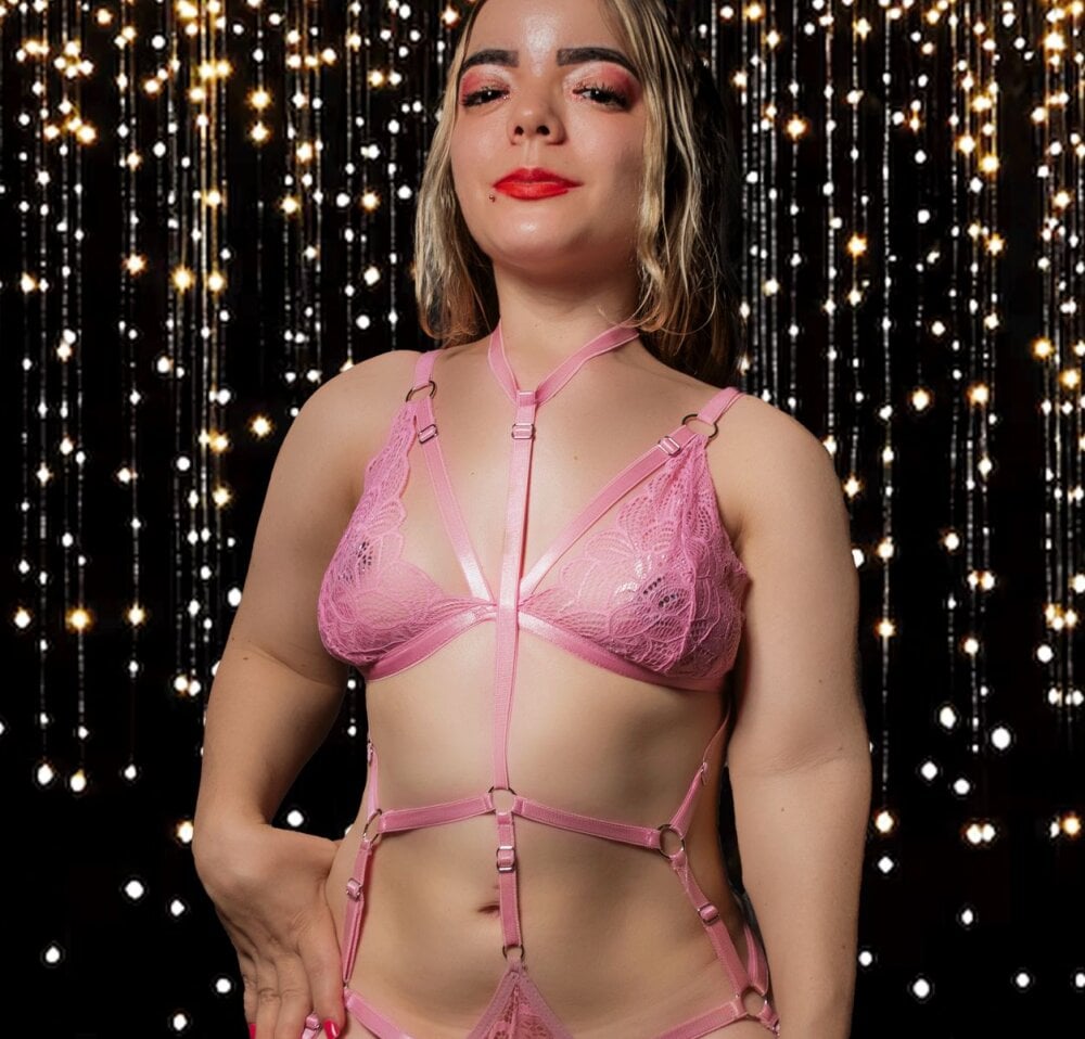 valerialoret's Offline XXX Chat