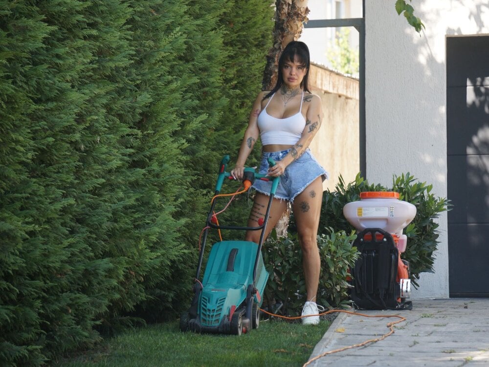 stripchat briannaxxxm webcam profile pic via iluvcams.com