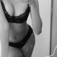 LuaArya's webcam live show