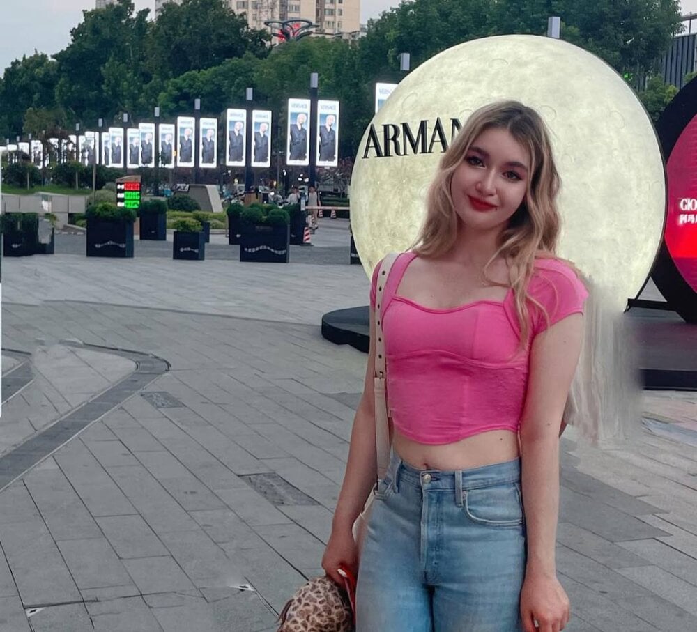 show2cam.com alessandrapatel livesex profile in french cams