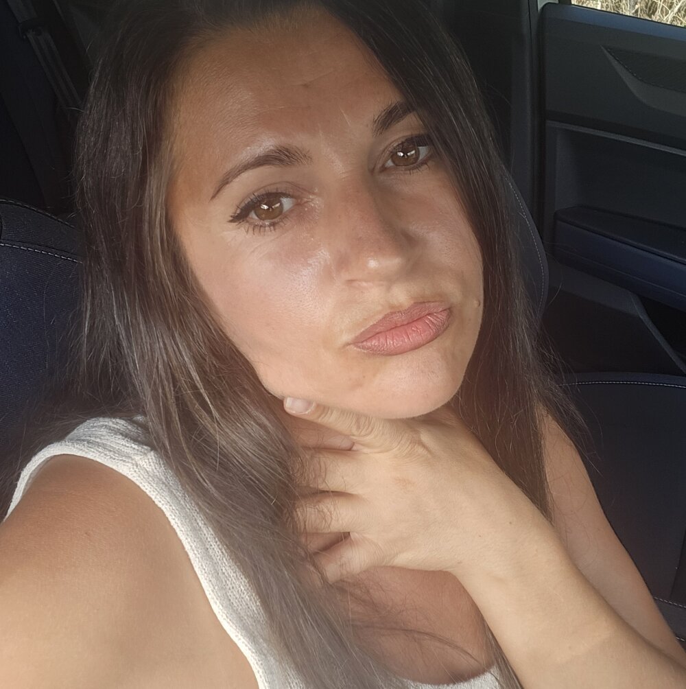 madeline_22 from stripchat