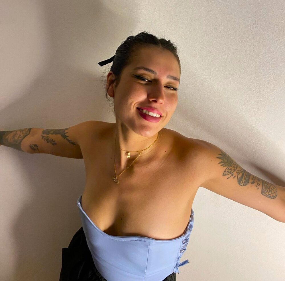 Deisy_Patherson_CS' Offline XXX Chat