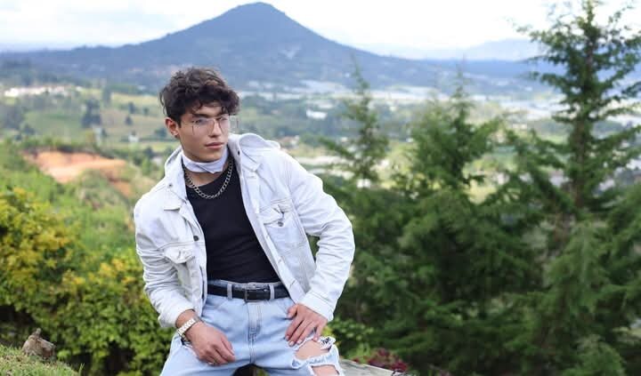 Boy_Prince_00