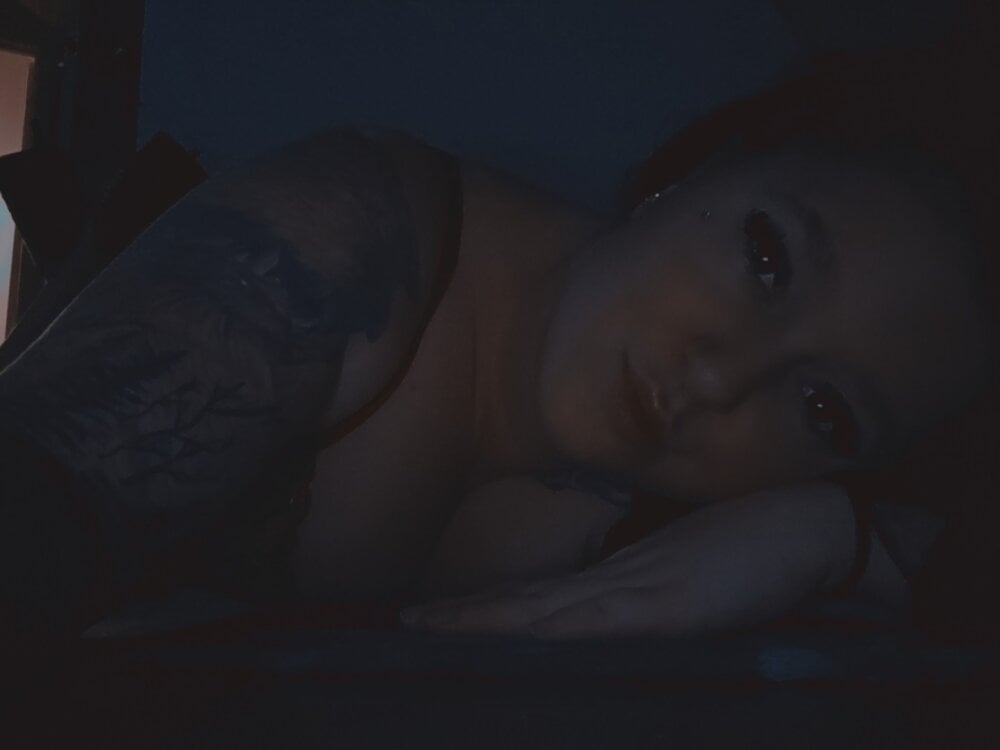 sophia-bella95 from stripchat