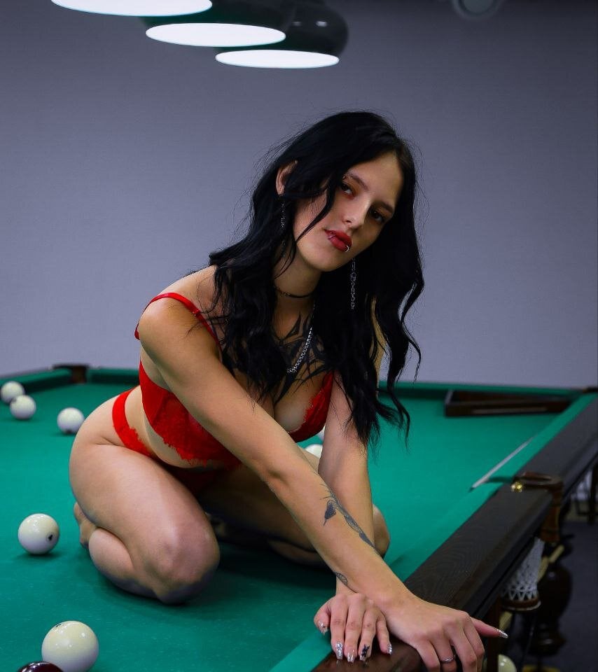 sexcam-girls.com mayableuzzi livesex profile in in-football-country-hehe cams