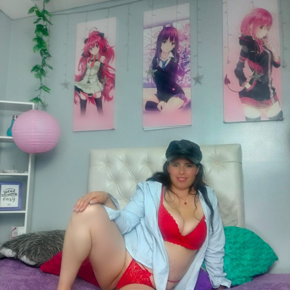 Watch  _Katheriine_ live on cam at StripChat