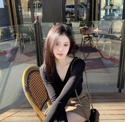 momo-baby from stripchat