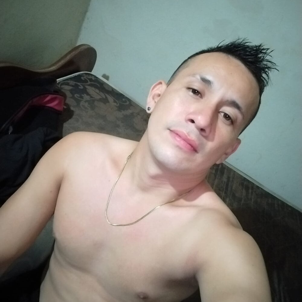 eros_barns from stripchat