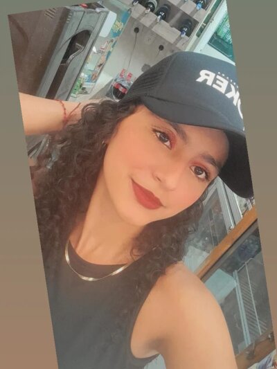 AliceSmiller_