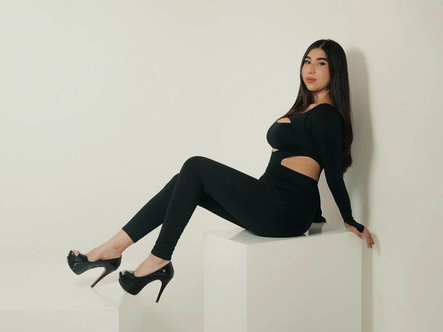 stripchat mayamoretti_ webcam profile pic via sexcityguide.com