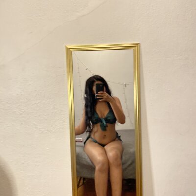 Kayla_Ari