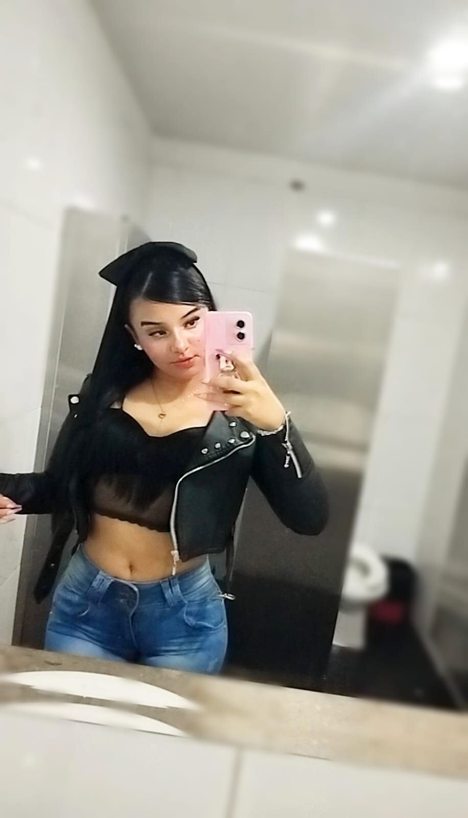 HollyPink_
