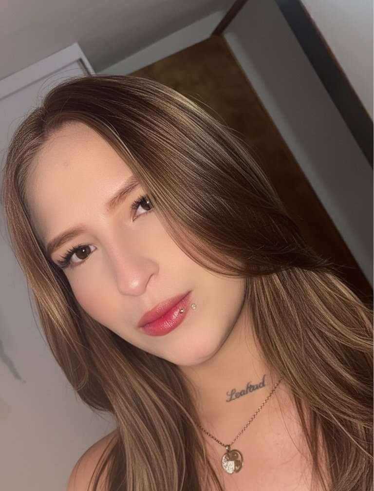 mona_57j's Offline XXX Chat