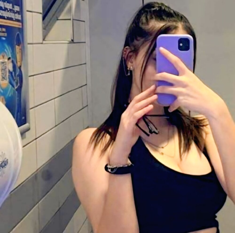 Alonegirl25 profile