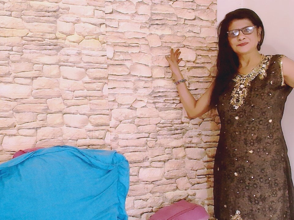 Live sex webcam photo for IndianAllure #290805257