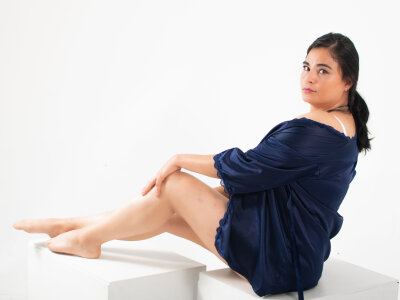 AnnieeRosse Live Cam on StripChat