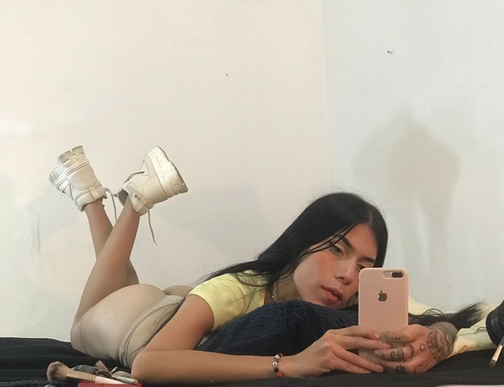 Live sex webcam photo for LARA_04 #289837204