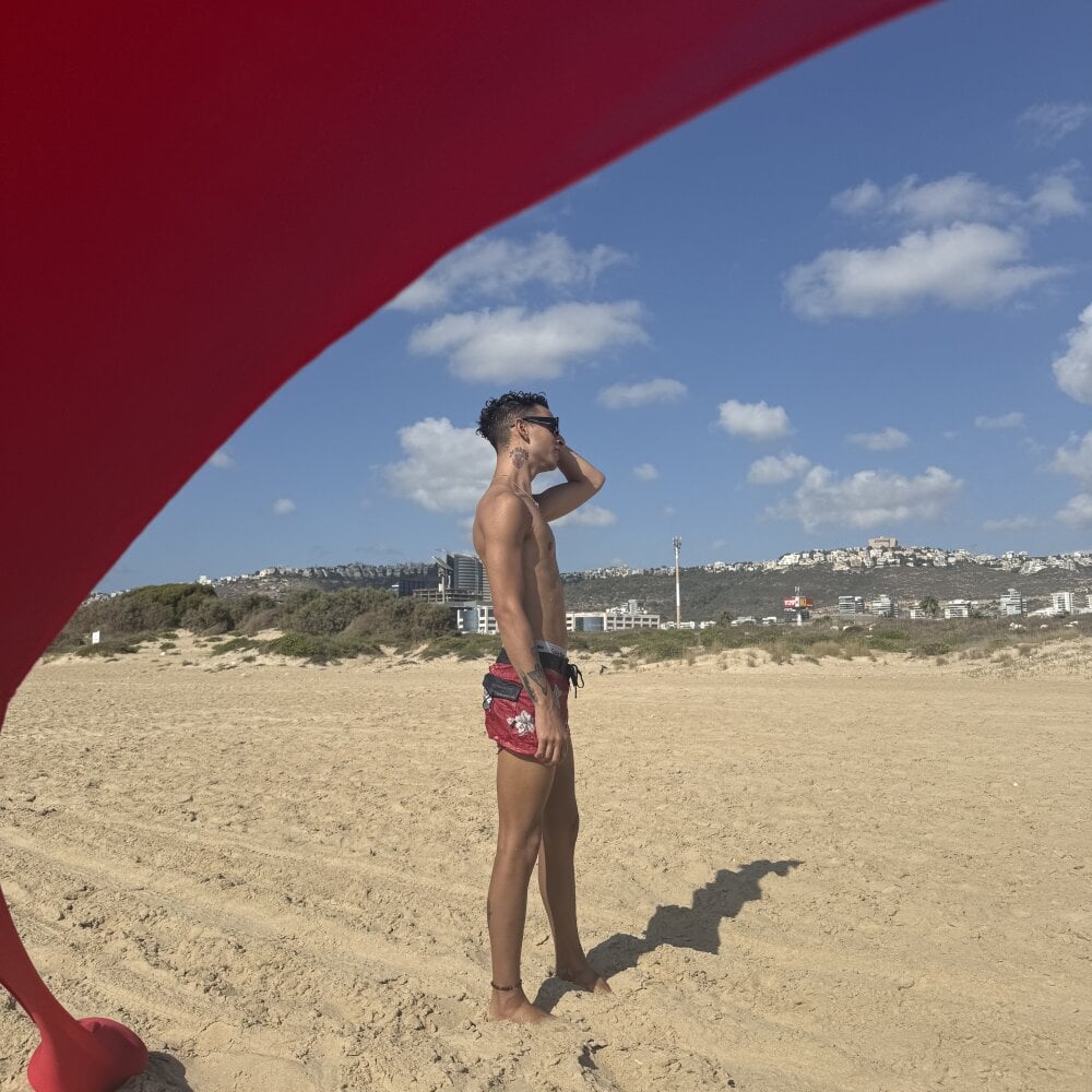 Harmanarab_adrian profile