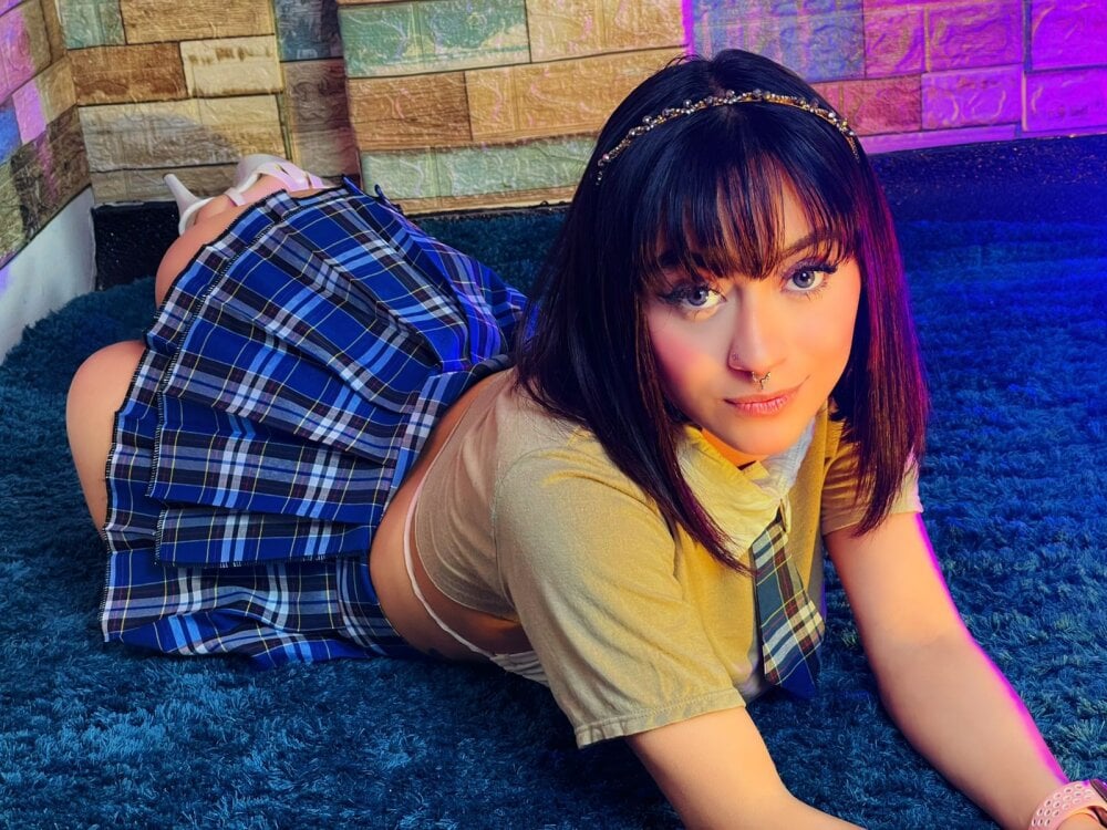 Miaa_Thopmson profile