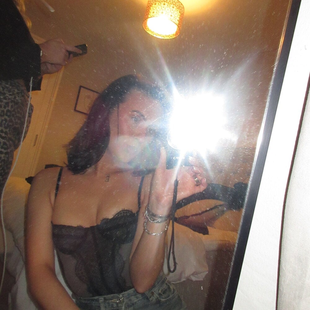 livesex.fan emlovesxx livesex profile in english cams