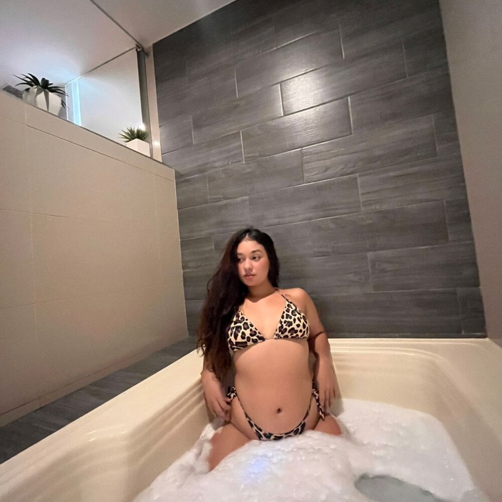 lana_rousse01 profile