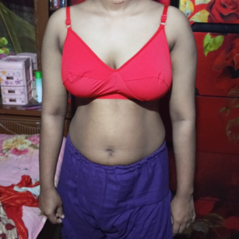 Hotlaila live cam model at StripChat