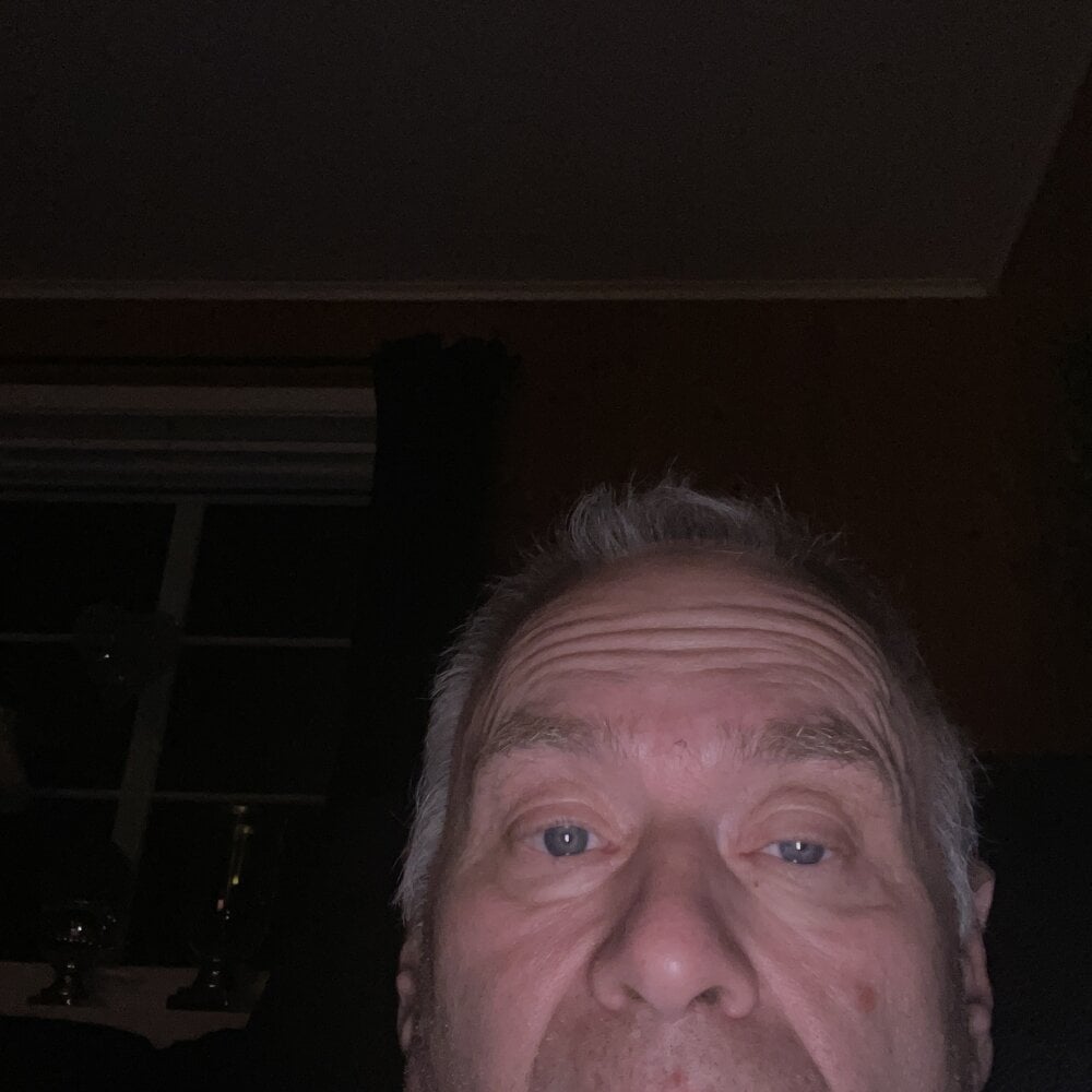 rudecam.live rusken123 livesex profile in blue-eyes cams