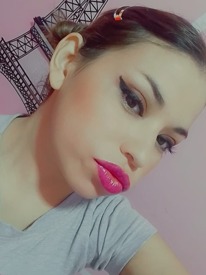 Live sex webcam photo for Nikky_lover #289874991