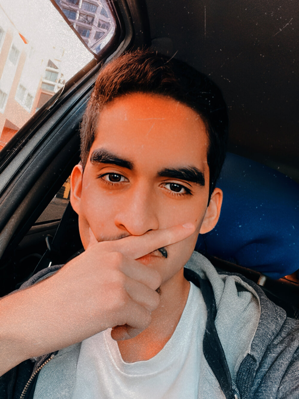 IvanFepxxgs' Offline Chat Room