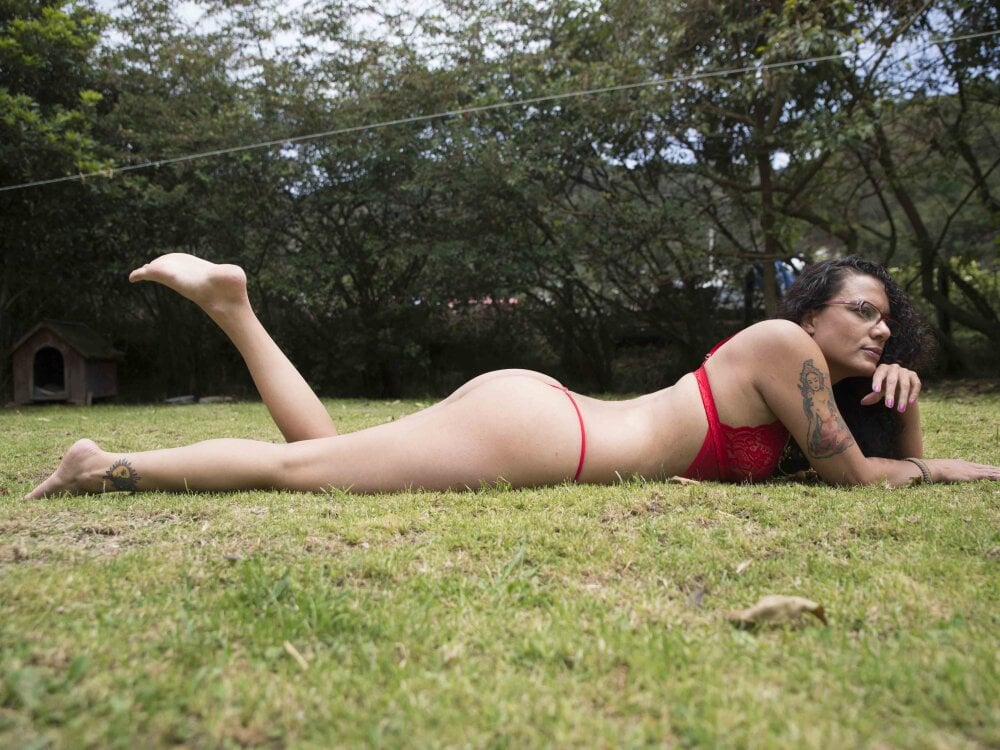 livestrip-joy.com dayannapink livesex profile in in-your-drems-3 cams