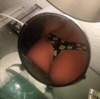 Sluttyfuk23's Offline Chat Room