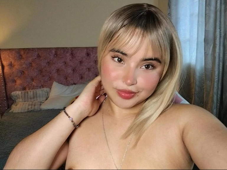 michell_petty01 from stripchat