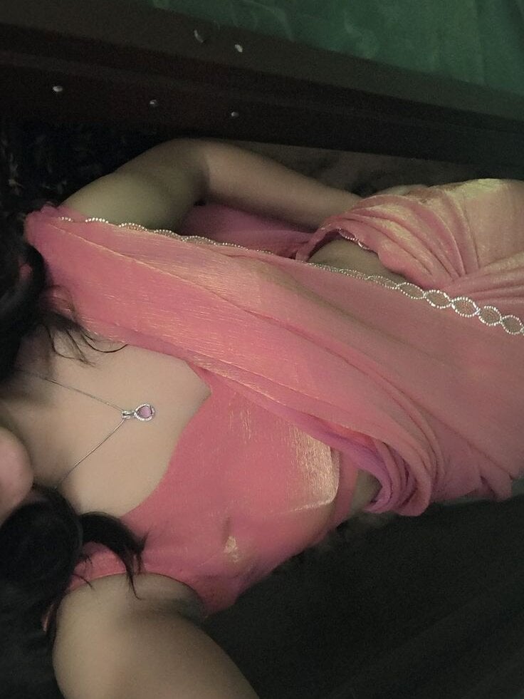 sexy_zoya_khan Obrolan XXX Offline