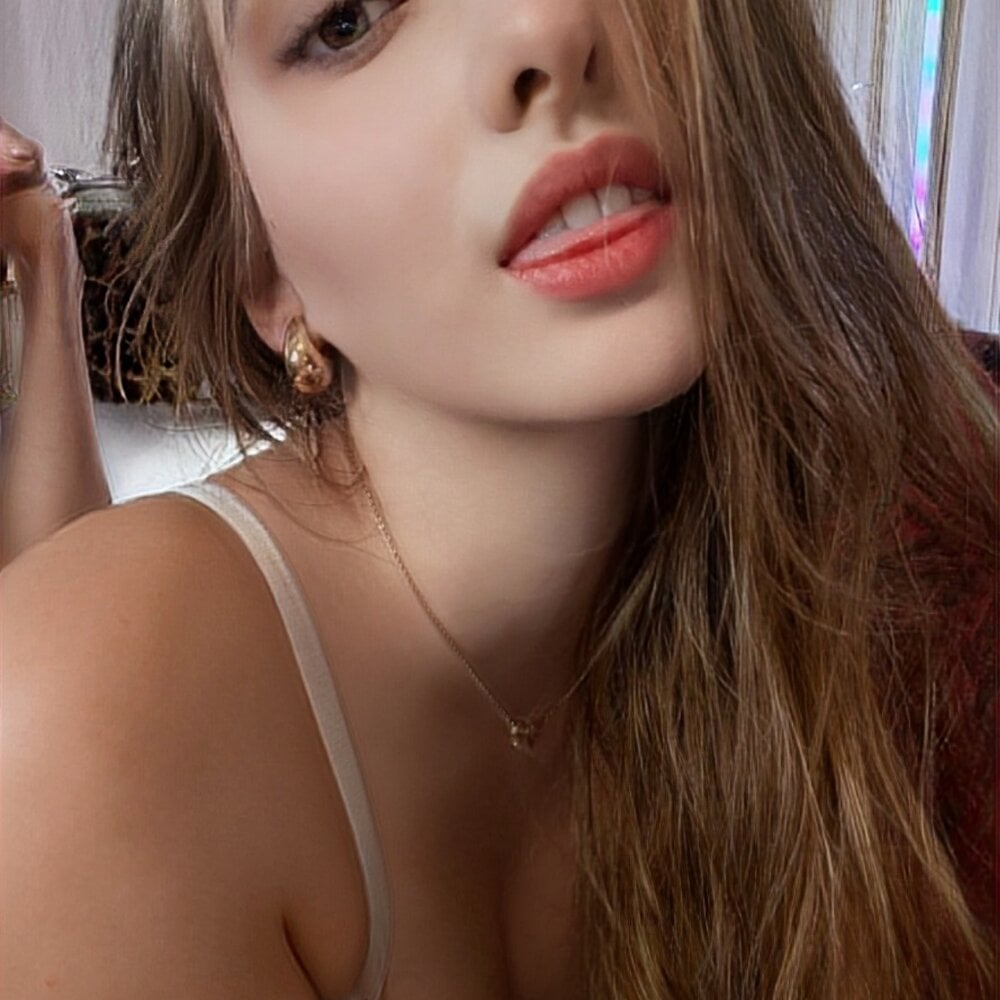 stripchat alicecutes webcam profile pic via bestlivesexchat.com