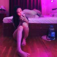 SugarBitches' Offline Chat Room