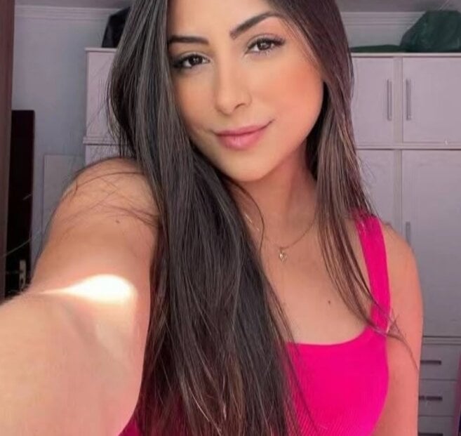 livesex.fan cleop_tra livesex profile in curvy cams